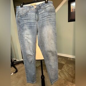 Democracy women’s jeans size 10 with stretch, short girl friendly
